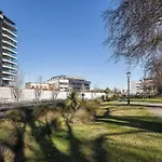City Living By Riverside Market And The Hospital