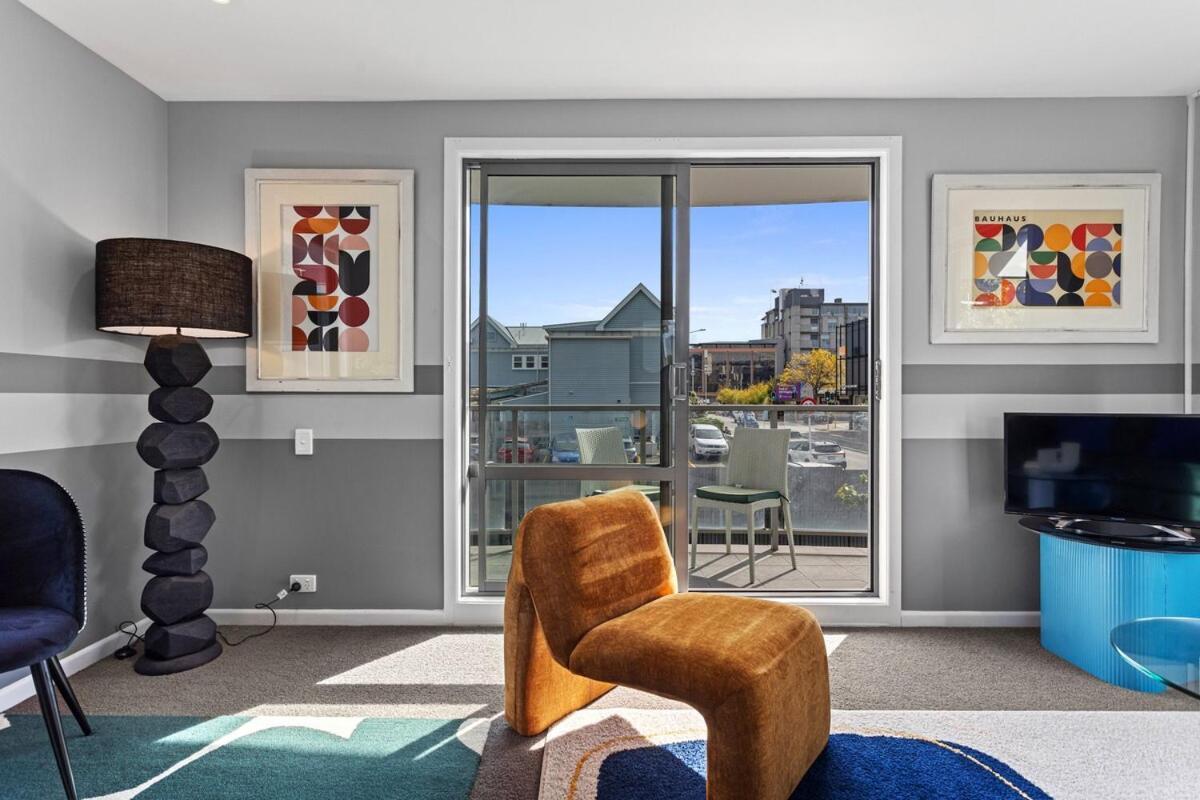 Living By Riverside Market And The Hospital Apartment
