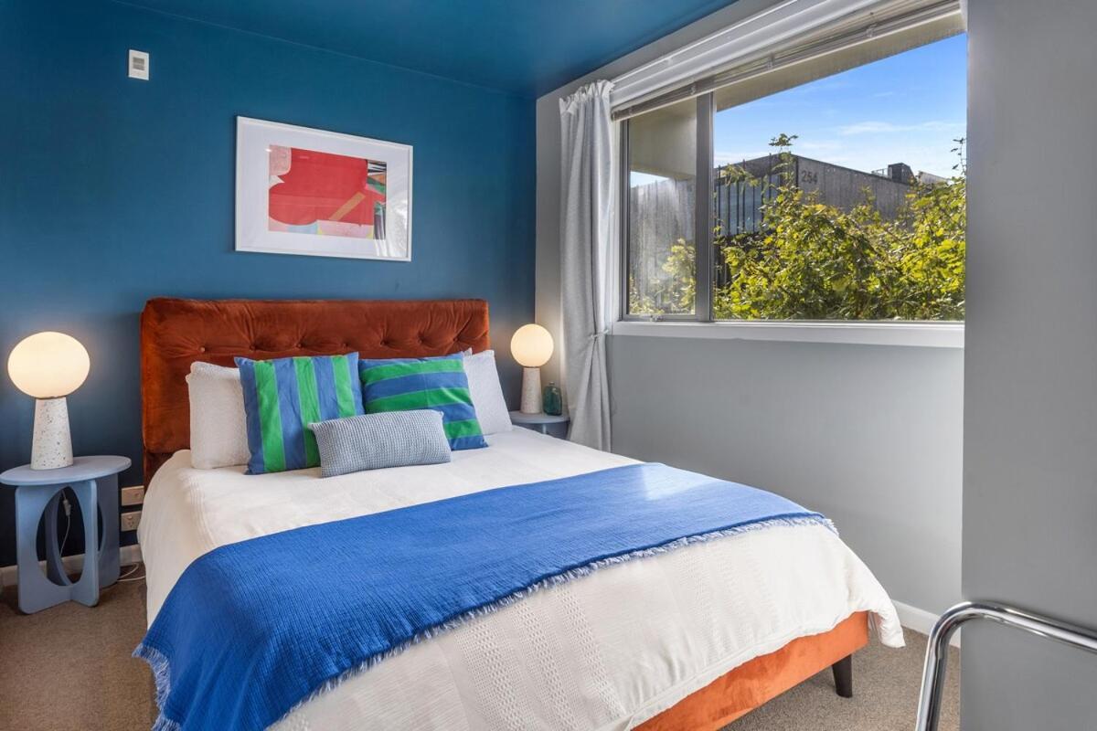 Living By Riverside Market And The Hospital Apartment *